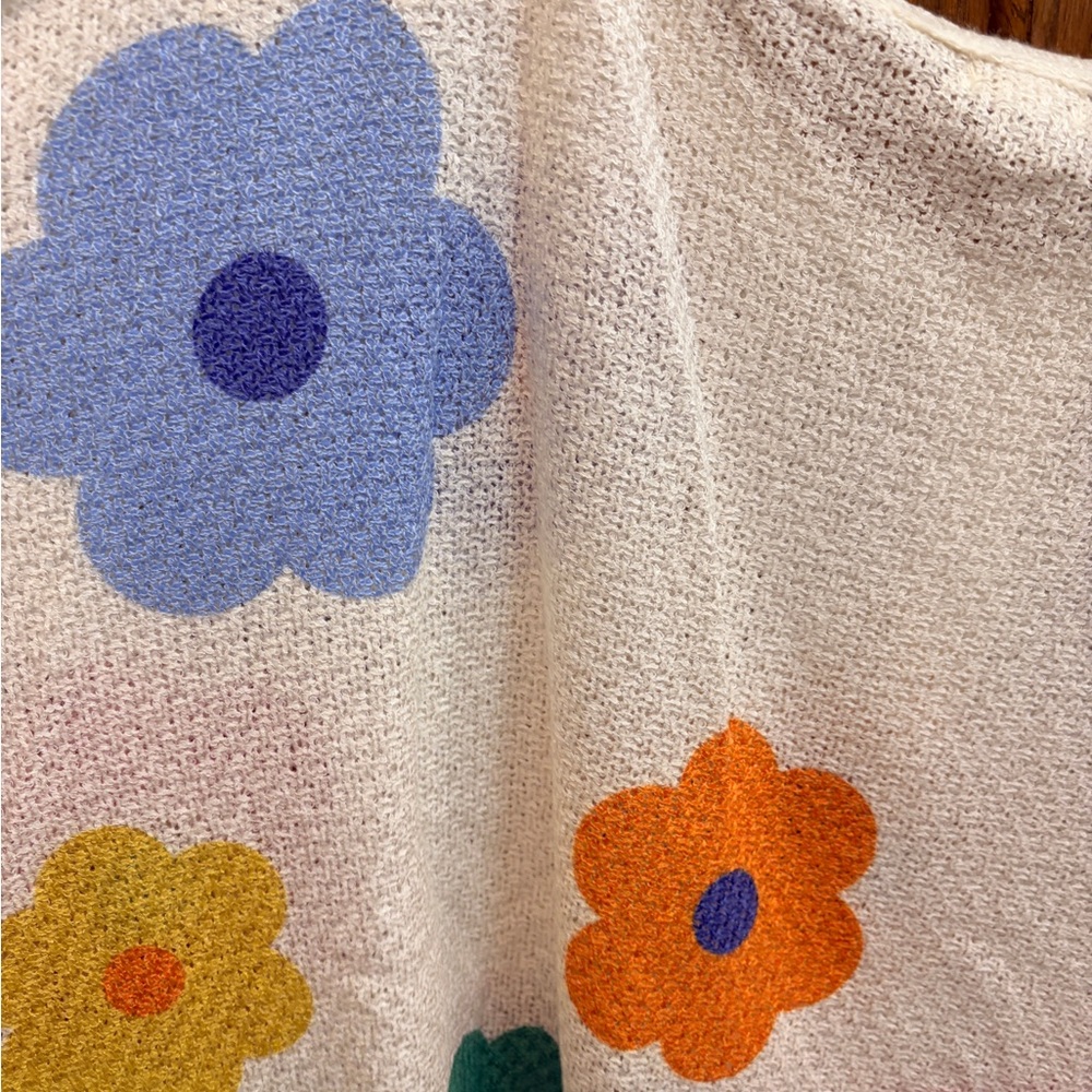 POL oversized vibrant floral top, large, whimsical boho retro inspired - Picture 8 of 9
